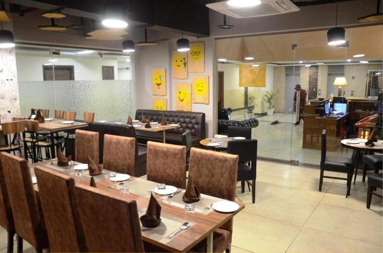 Hotel Citi Inn Grande Zirakpur Exteriör bild