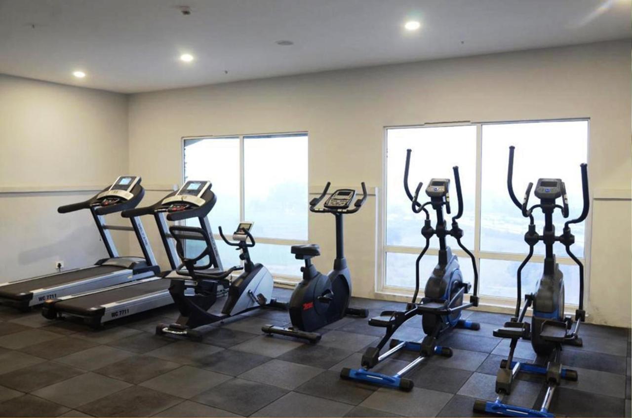 Hotel Citi Inn Grande Zirakpur Exteriör bild