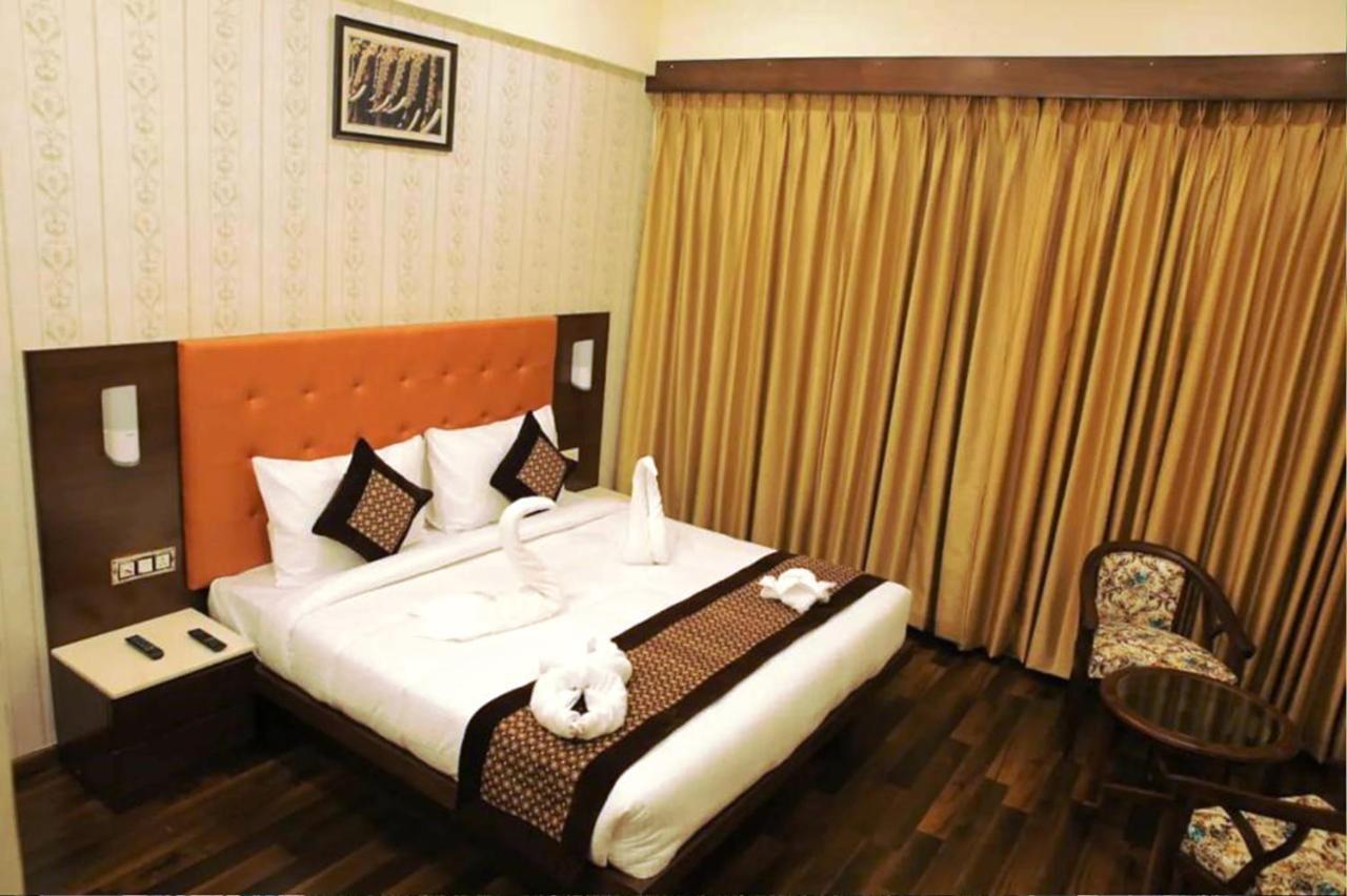 Hotel Citi Inn Grande Zirakpur Exteriör bild