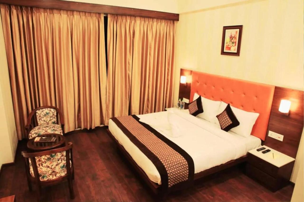 Hotel Citi Inn Grande Zirakpur Exteriör bild