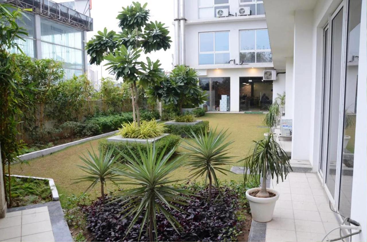 Hotel Citi Inn Grande Zirakpur Exteriör bild