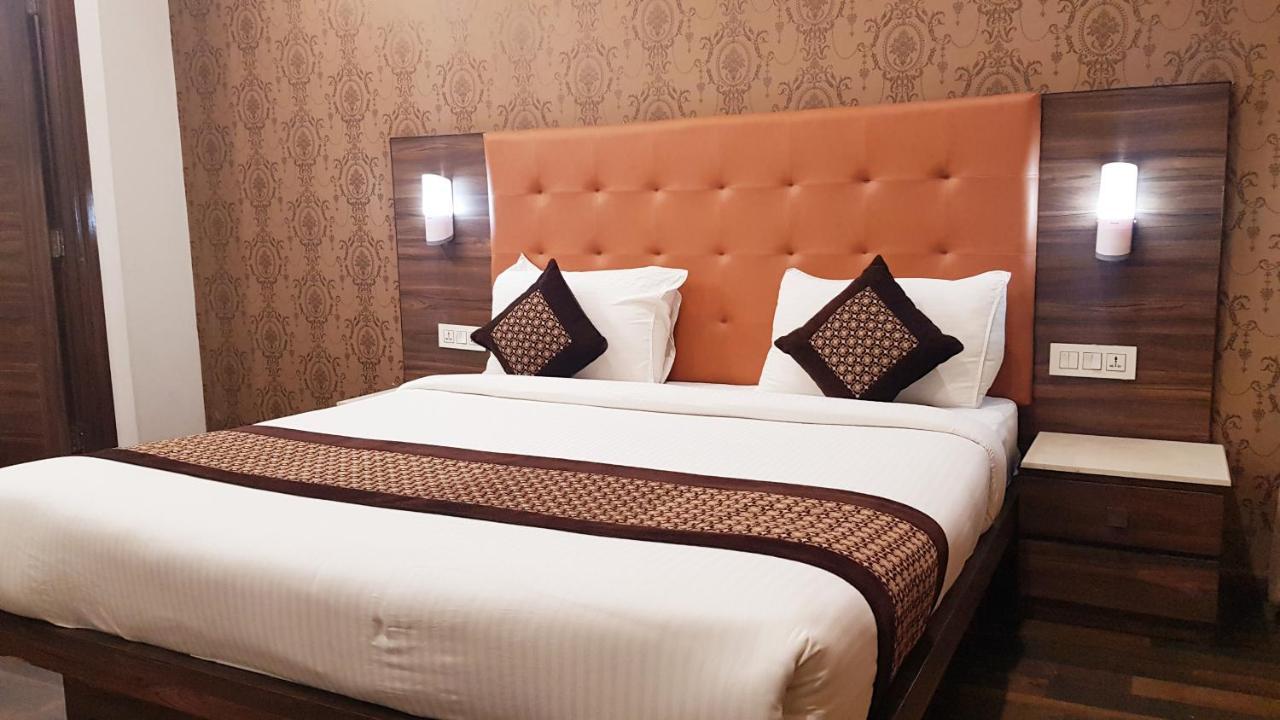 Hotel Citi Inn Grande Zirakpur Exteriör bild