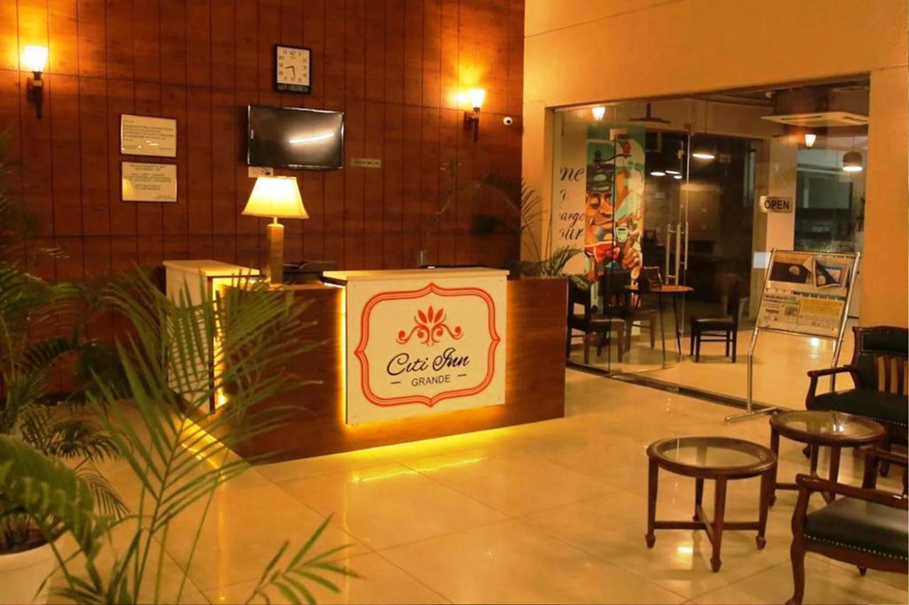 Hotel Citi Inn Grande Zirakpur Exteriör bild